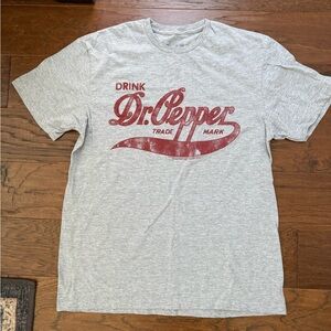 Dr. Pepper Logo Gray Heather T-Shirt MEDIUM Tee Luv Soda.   NEVER WORN